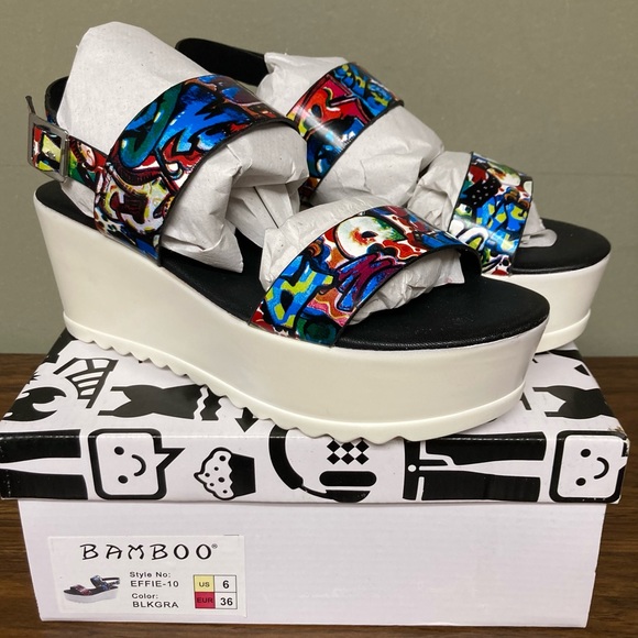 BAMBOO Shoes - 5/$15 NIB Imperfect Edgy Bamboo Effie Black Graffiti & White Platform Sandals 6